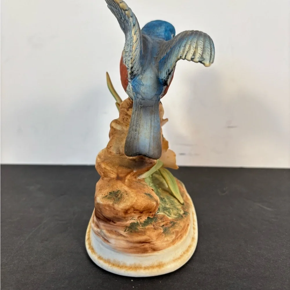 Vintage Andrea by Sadek Bluebird Figurine #7703 – 5”x6” Porcelain Bird Decor